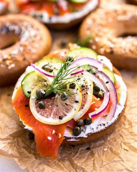 Everything Bagel With Cream Cheese