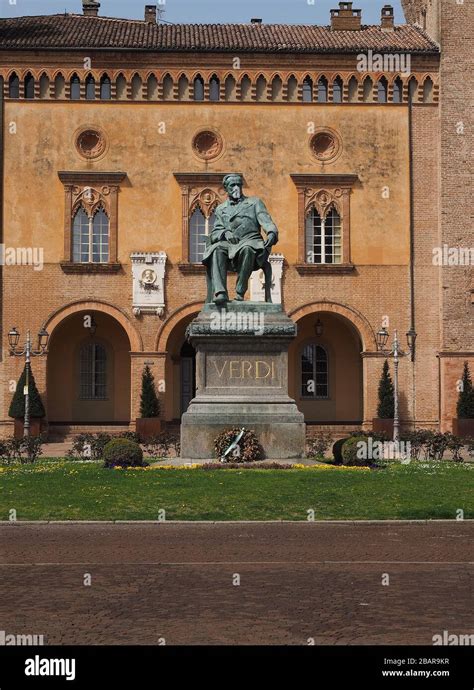 Monumento De Giuseppe Verdi Fotograf As E Im Genes De Alta Resoluci N