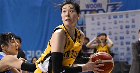 정규리그 1위→파이널 준우승에도 ‘wkbl 여제가 무너질 수 없었던 이유“내 뒤에 팬들이 있기에”