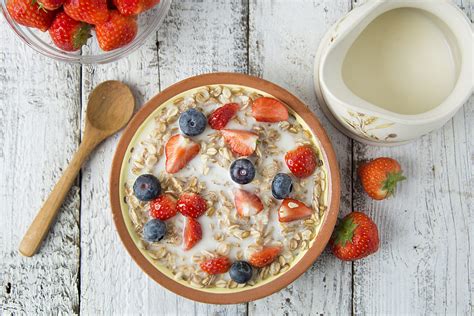 Carbs in Oatmeal: Is It a Keto-Friendly Food? - Perfect Keto