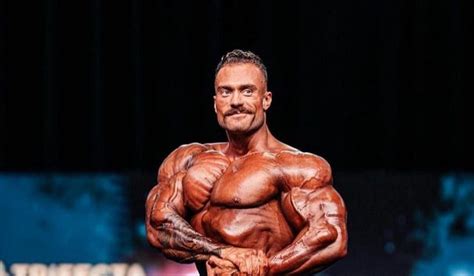 Chris Bumstead Height Age Net Worth Wife Weight Bio Career