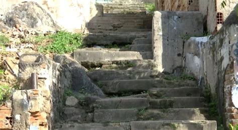 Moradores Reclamam De Situação De Escadaria Do Monte Bom Jesus