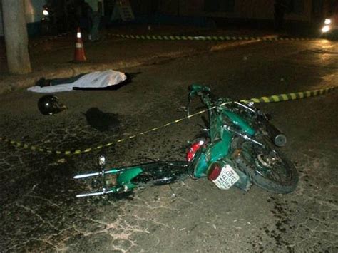 G1 Motociclista morre após colidir contra poste em Chapecó no Oeste