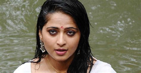 Anushka Latest Hot Wet White Saree Stills Without Water Mark Anushka Spicy White Saree Wet