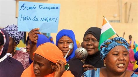 Niger Plusieurs Milliers De Personnes Dans Les Rues Pour Réclamer Le