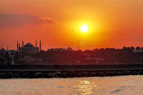 Atardecer En Estambul Silueta De La Pen Nsula Hist Rica Puesta De Sol