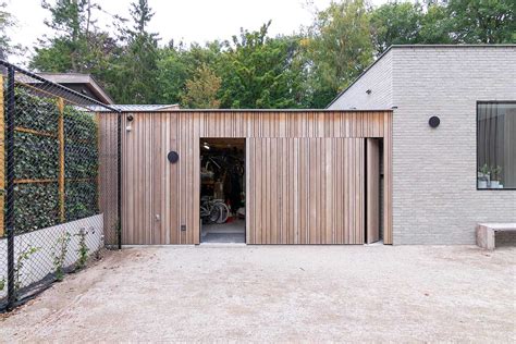 Houten Zijwaartse Garagedeuren Op Maat Different Doors