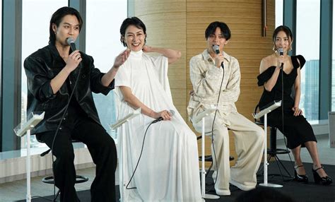 ＜東京タワー制作発表記者会見＞トークセッションで笑顔の左から）松田元太、板谷由夏、永瀬廉、megumi（撮影・木村 揚輔） ― スポニチ