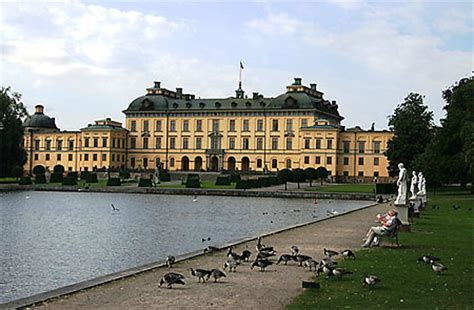 La façade du palais Drottningholm Châteaux Drottningholm Slott