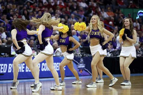 Cheerleader Checklist At University Of Washington Offends Many Who Think It Objectifies Women