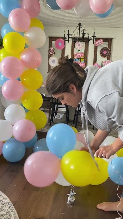 Diy Balloon Columns Perfect For All Celebrations Step By Step