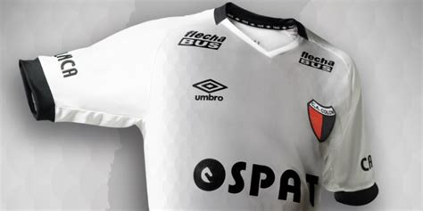 Umbro Present La Nueva Camiseta Alternativa De Col N De Santa Fe