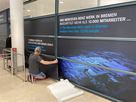 Neue Folierung der Ankunftshalle vom Bremer Flughafen - Otremba