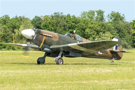 Private Supermarine Spitfire Mkxix F Azjs V1images Aviation Media