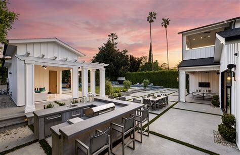 7 Spectacular Outdoor Projects to Boost Home Value