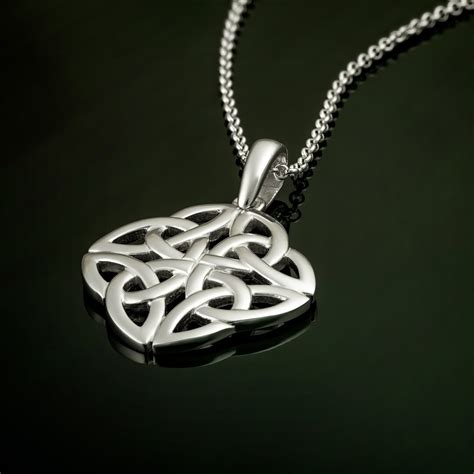 Trinity Knot Celtic Necklace Claddaghrings