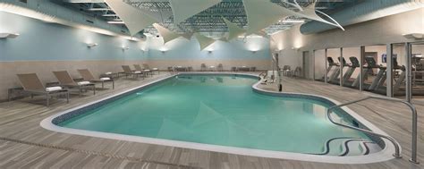 Hotel with Fitness Center and Heated Indoor Pool | Courtyard Oshawa