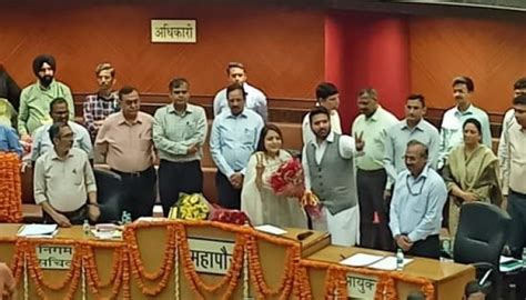 AAPs Shelly Oberoi Elected As Delhi Mayor As BJPs Shikha Rai Withdraws