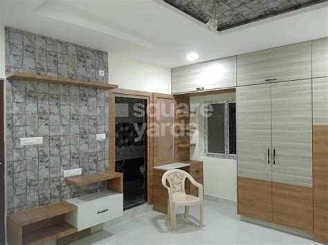 Resale Bedroom Sq Ft Apartment In Palakaluru Road Guntur