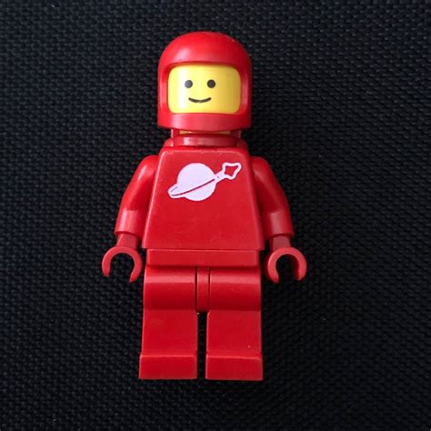 LEGO Classic Space Red Spaceman Astronaut Minifigure SP005 1980