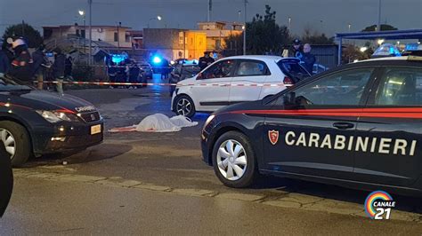 Ponticelli Uomo Ucciso In Pieno Giorno Il Nome E Chi Era Canale 21