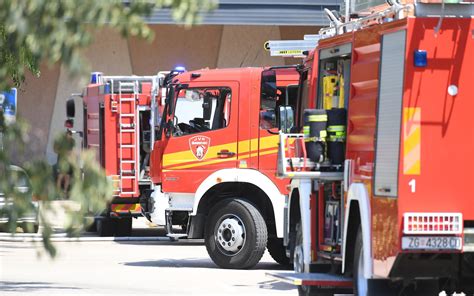 Šibenski Vatrogasne ekipe projurile kroz Šibenik požar u Vrpolju