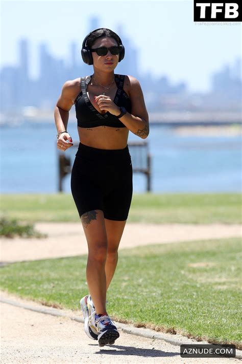 Ella Ding Sexy Seen Flaunting Her Hot Cleavage In Melbourne AZNude