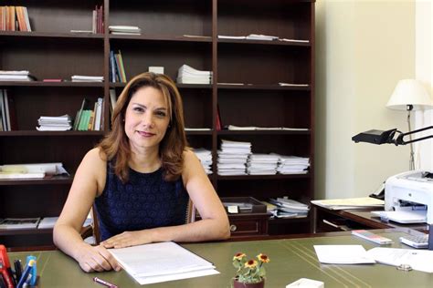 La Us Nombra A La Profesora Cristina Yanes Nueva Vicerrectora De