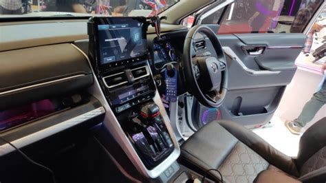 Bedah Modifikasi Exclusive Car Audio Toyota Innova Zenix Racikan Venom