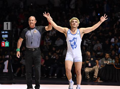 Analysts explain how the California state rankings wrestling system works