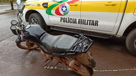 Motocicleta Sem Placas E Mais De R Mil Em D Bitos Apreendida