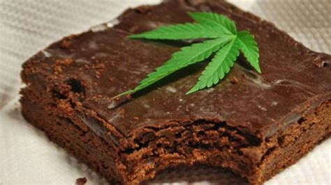 Un space cake géant au cannabis distribué gratuitement au marché de