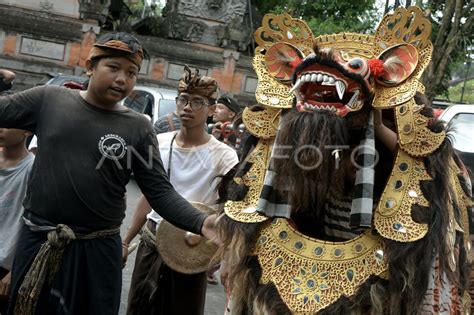 tradition   ngawang antara foto