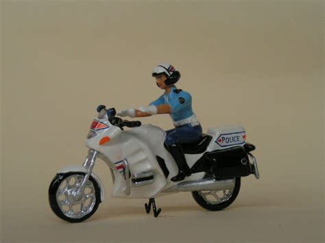 Figurines Cbg Motard Police Nationale Sur Moto Planet Passions