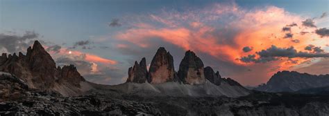 tre cime at sunset 18747880 Stock Photo at Vecteezy