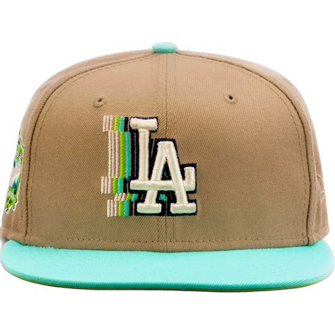 New Era X Shoe Palace Los Angeles Dodgers Winter Wonderland Beigemi