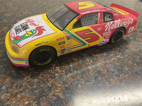 Revell Terry Labonte Kelloggs Corn Flakes Nascar Monte