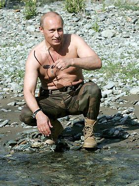 Posen Mit Nacktem Oberk Rper Putin Verteidigt Fotos N Tv De