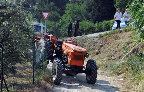 Si Ribalta Col Trattore Grave Un Agricoltore Cronache Maceratesi