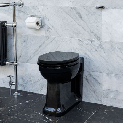 Stacey Solomon S Matt Black Toilet Is Sparking A Moody Bathroom Trend