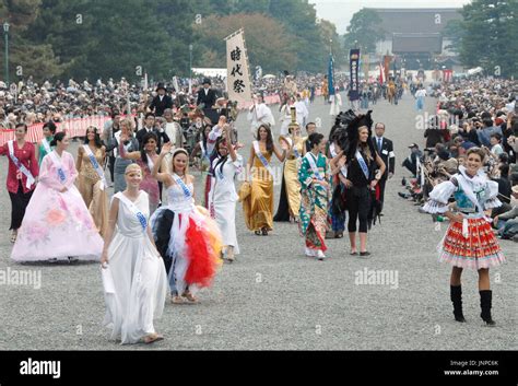 Kyoto Jap N Las Mujeres Que Representan A Sus Pa Ses En El Concurso