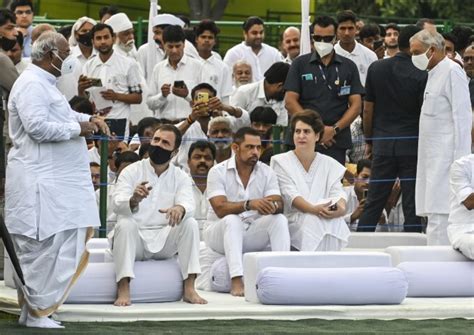 Leaders Pays Tribute To Former Pm Rajiv Gandhi On His 78th Birth Anniversary Photos Hd Images