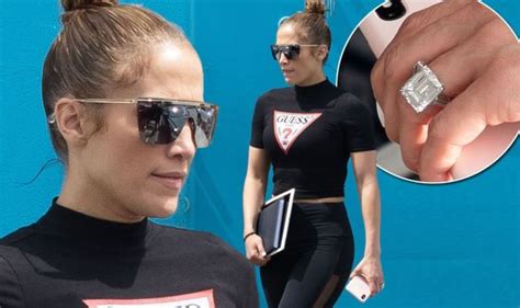 Jennifer Lopez displays huge diamond engagement ring during gym visit ...