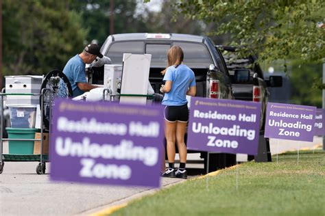 Students begin moving into dorms earlier than usual