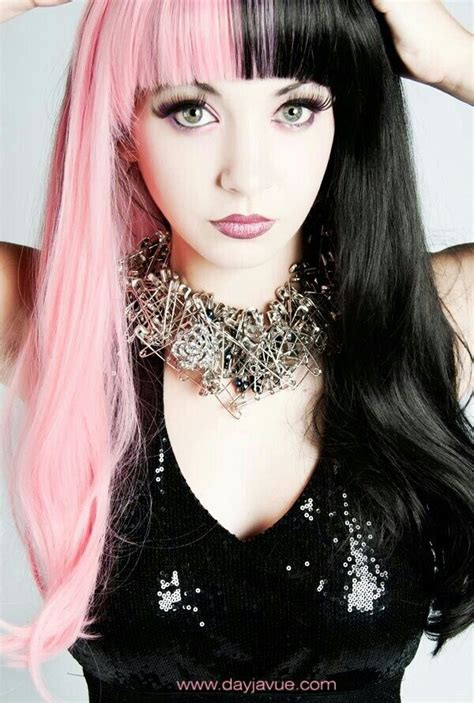 Light Baby Pink And Black Dual Color Hair Kiểu Tóc Dài Scene Hair Tóc đẹp