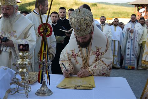 Schimbarea La Fata A Domnului Hramul Si Sfintirea Manastirii Petrestii