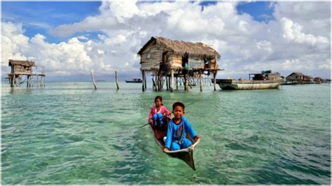 The Unique Bajau People - Nomads who Live Permanently at Sea | The ...