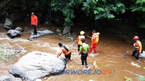 Bersihkan Aliran Sungai Yang Tersumbat Warga Wonosobo Ditemukan