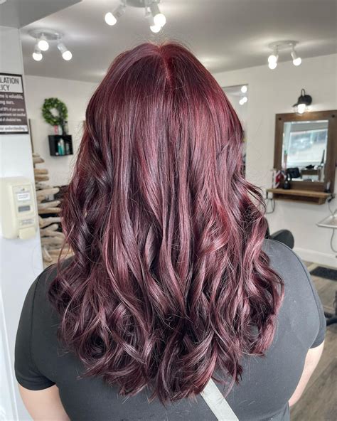 Beauty experts explain the application of ombre burgundy hair dye 30