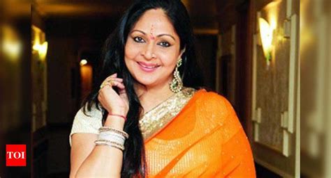 Rati Agnihotri Actor Rati Agnihotri Husband Booked In Rs 47 Lakh